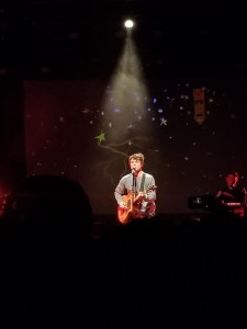 Alec Benjamin singing “Water Fountain” in front of an audience of about 1,500 people at Irving Plaza.