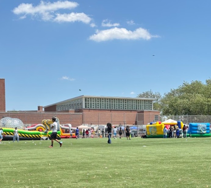Students who leave during the 7th period are shown to be exiting the activity zone 5 minutes before the period ends.